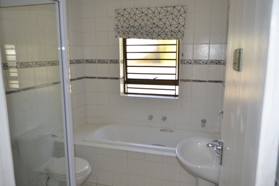 To Let 3 Bedroom Property for Rent in Heritage Park Western Cape